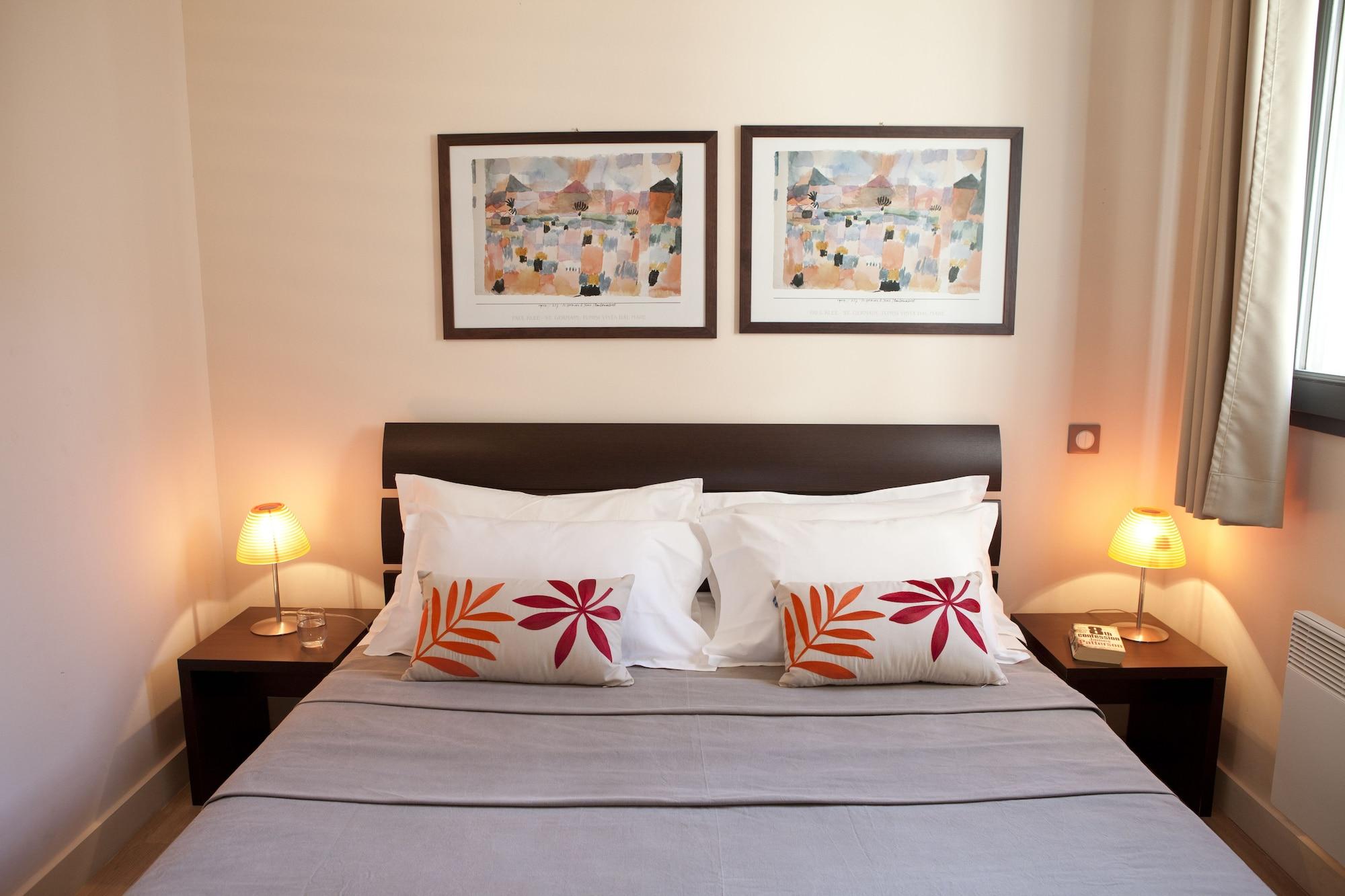 Mas De Valrugues Holifrance Aparthotel Saint-Remy-de-Provence Bagian luar foto