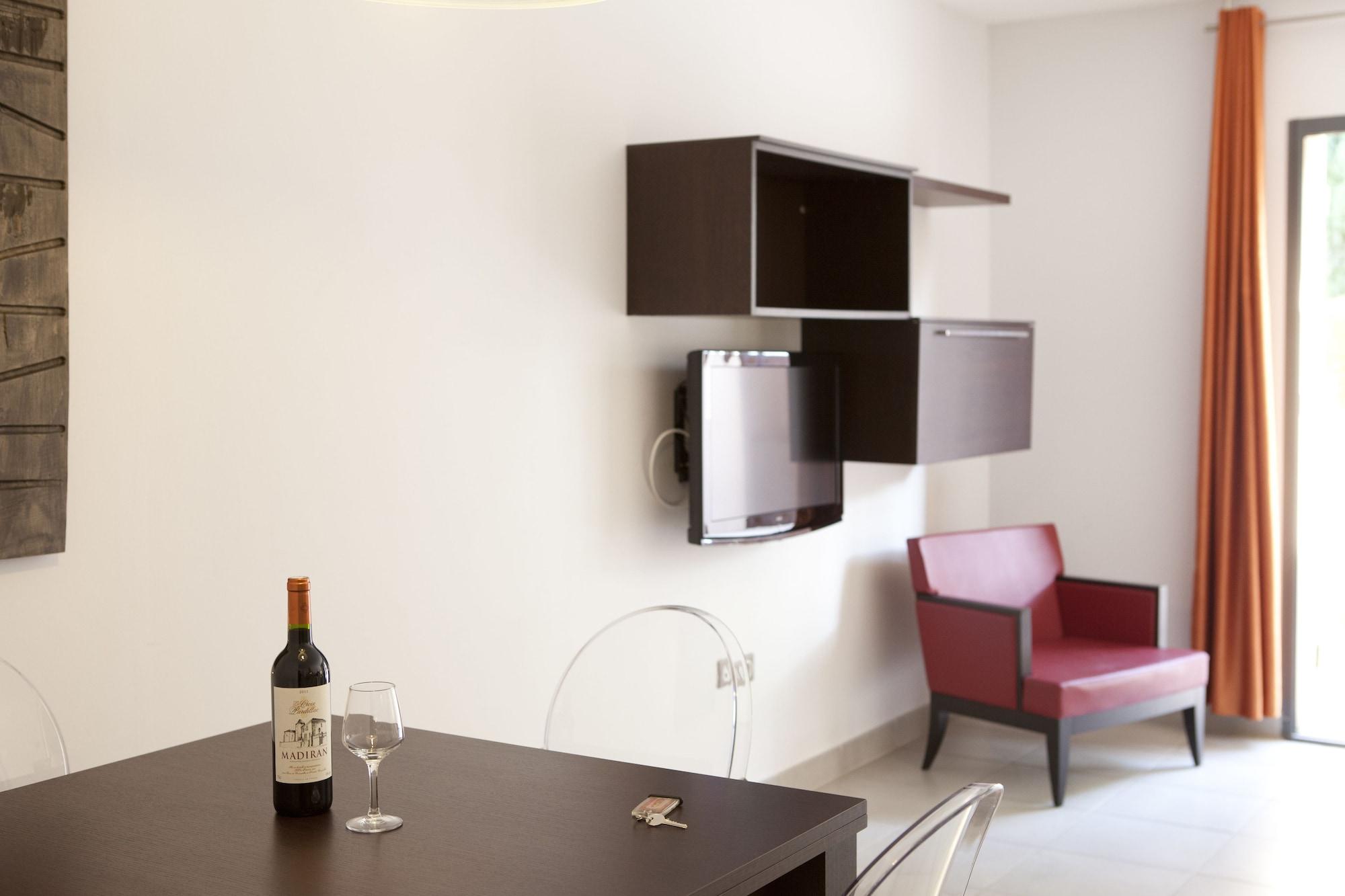 Mas De Valrugues Holifrance Aparthotel Saint-Remy-de-Provence Bagian luar foto