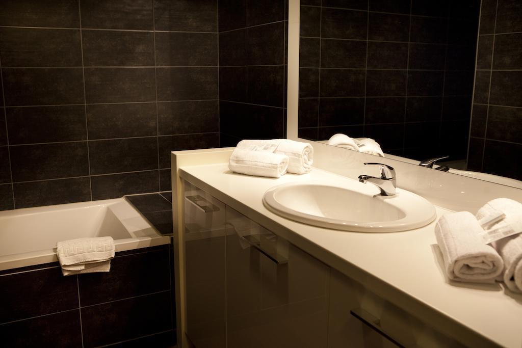 Mas De Valrugues Holifrance Aparthotel Saint-Remy-de-Provence Bagian luar foto