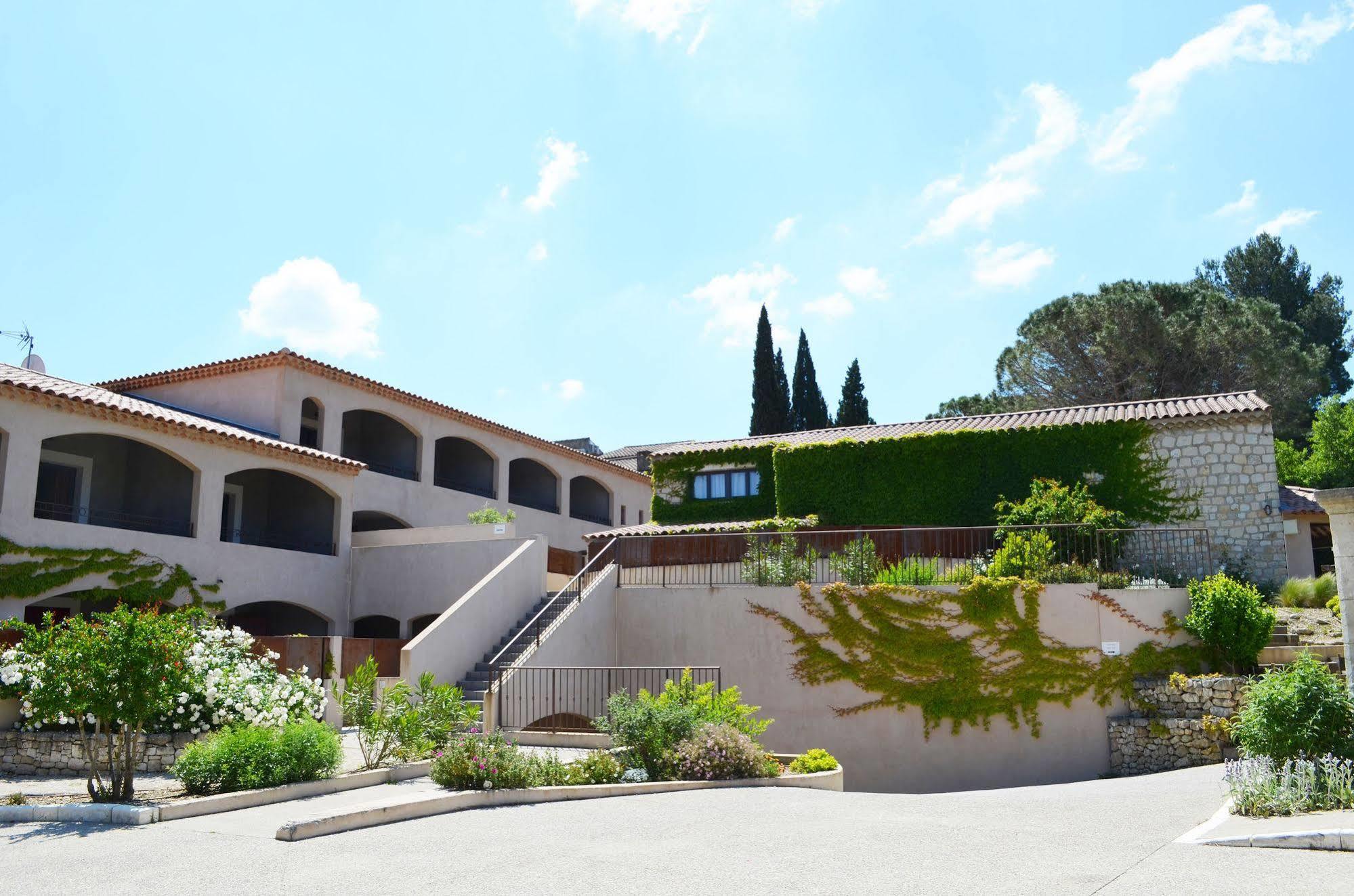 Mas De Valrugues Holifrance Aparthotel Saint-Remy-de-Provence Bagian luar foto