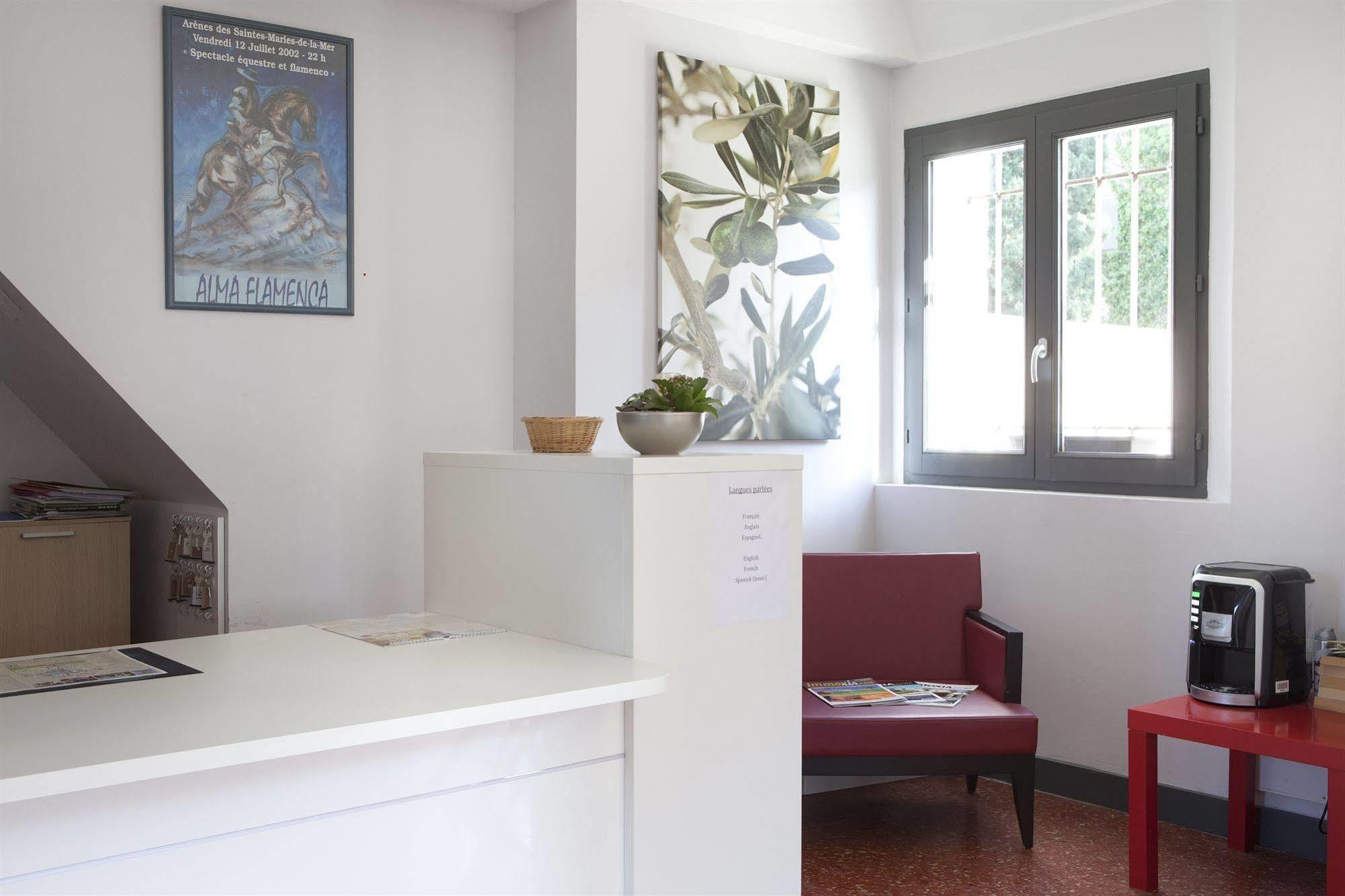 Mas De Valrugues Holifrance Aparthotel Saint-Remy-de-Provence Bagian luar foto