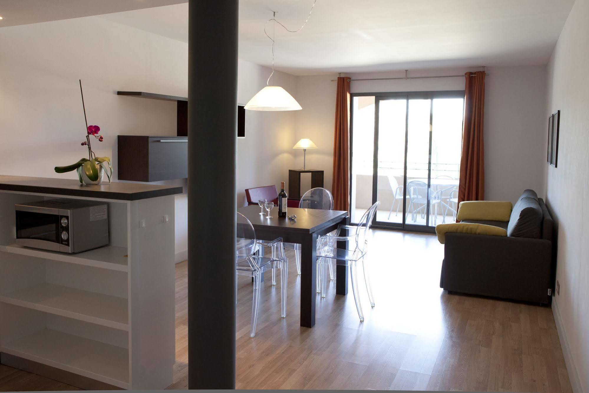 Mas De Valrugues Holifrance Aparthotel Saint-Remy-de-Provence Bagian luar foto