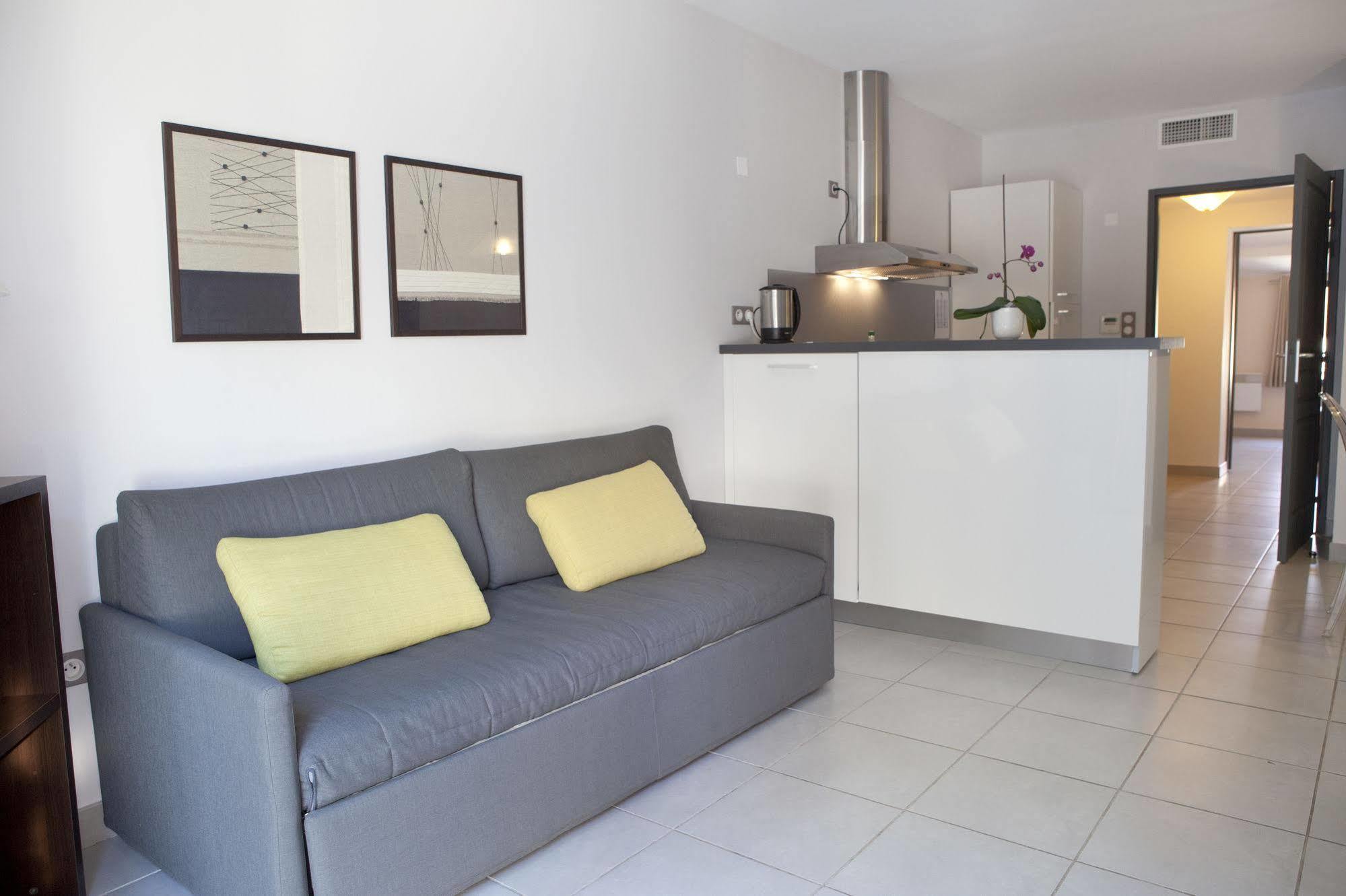 Mas De Valrugues Holifrance Aparthotel Saint-Remy-de-Provence Bagian luar foto