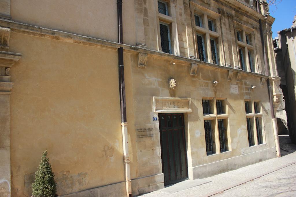 Mas De Valrugues Holifrance Aparthotel Saint-Remy-de-Provence Bagian luar foto