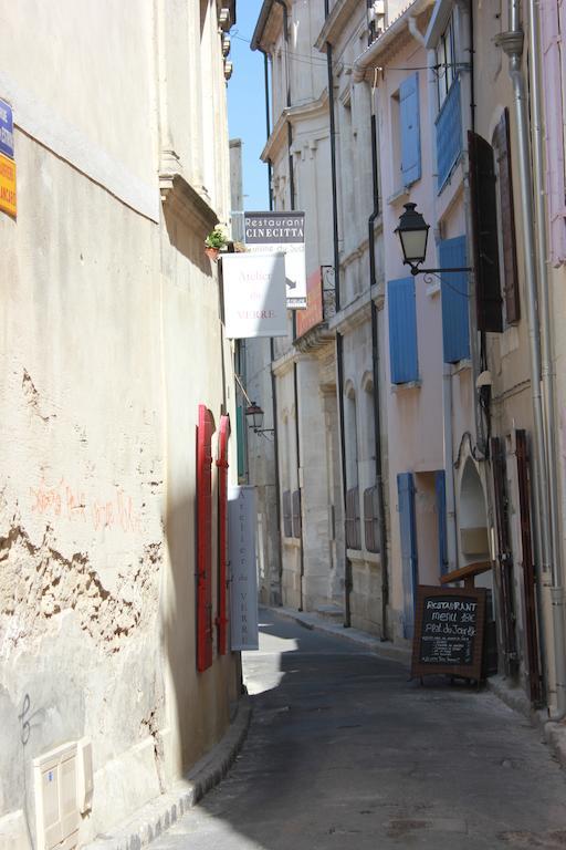 Mas De Valrugues Holifrance Aparthotel Saint-Remy-de-Provence Bagian luar foto